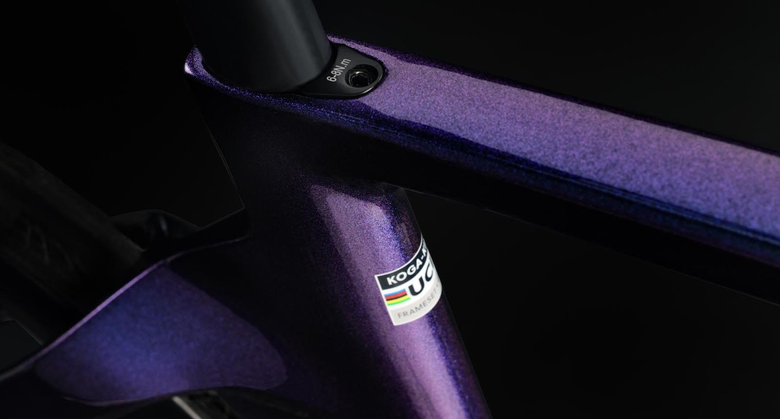 Integrated seatpost clamp
